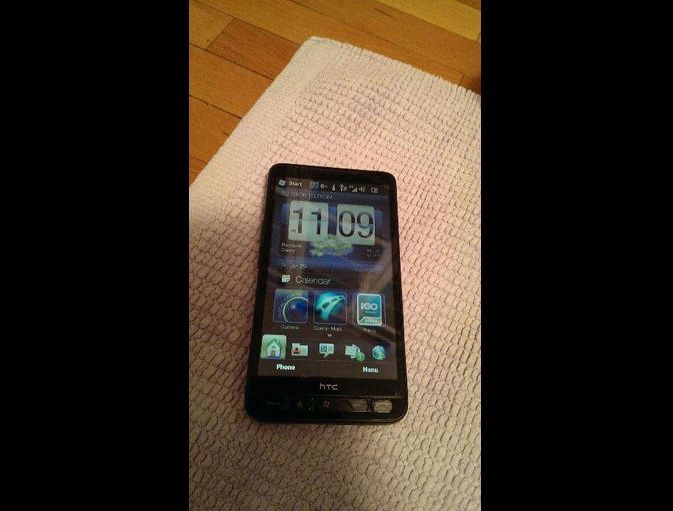 HTC HD2 T8585 cu Windows Mobile 6.5 Profesional si HTC Sense pt piese