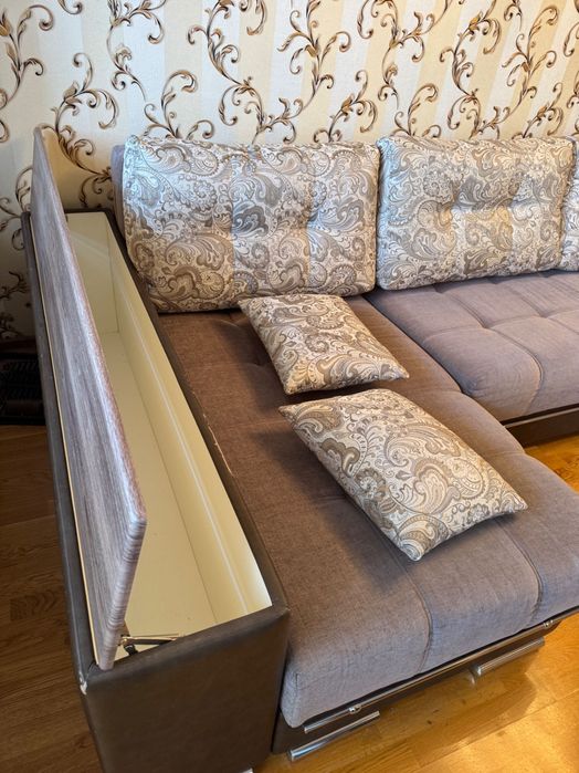 Диван угловой (большой)