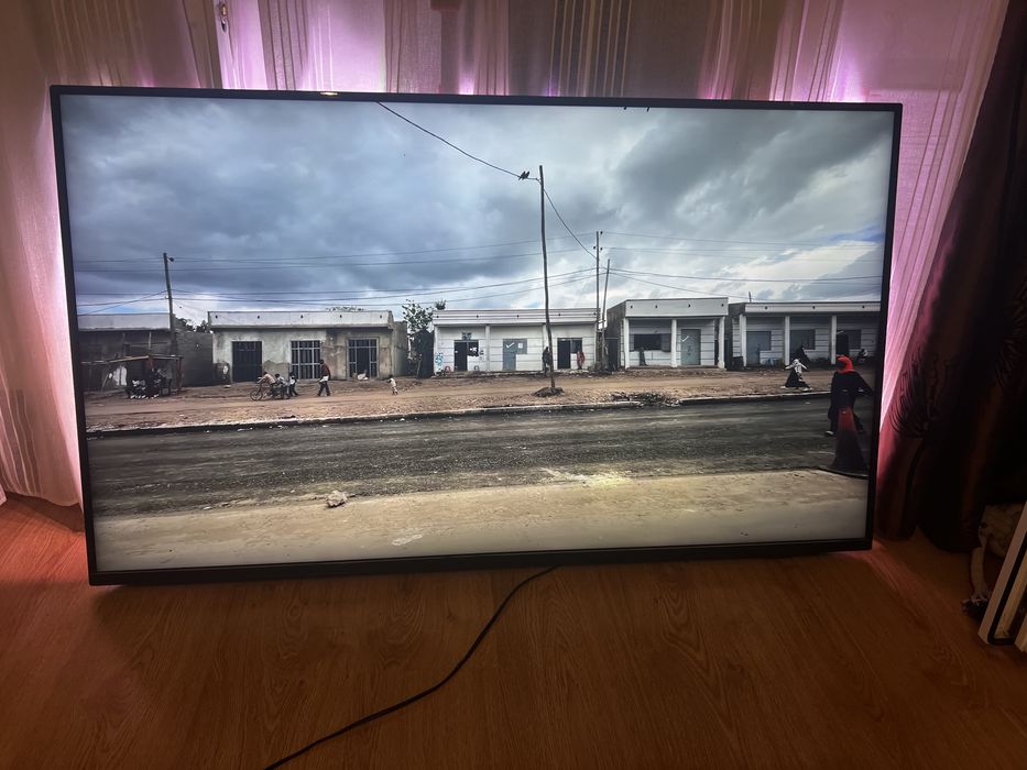 TV Philips 55”(inch) 4K UHD Smart TV + Ambilight