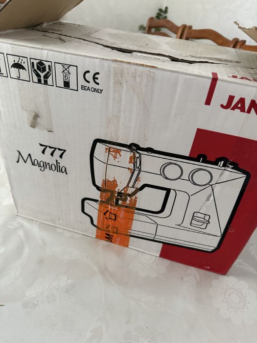 Швейная машина janome