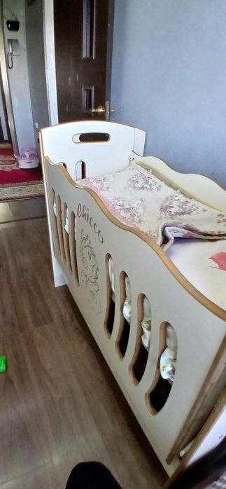 Детская колыбельная кровать  состояние как новое