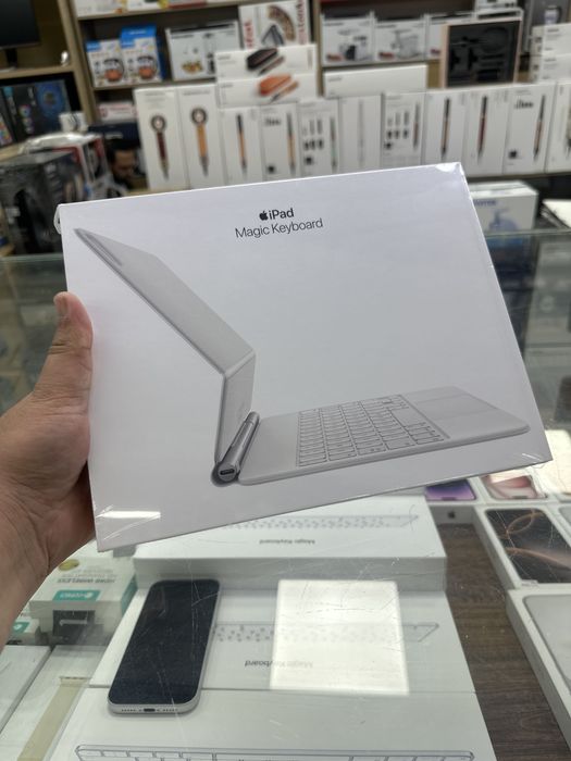 Magic Keyboard for iPad Pro, iPad Air M2, M3 , M4