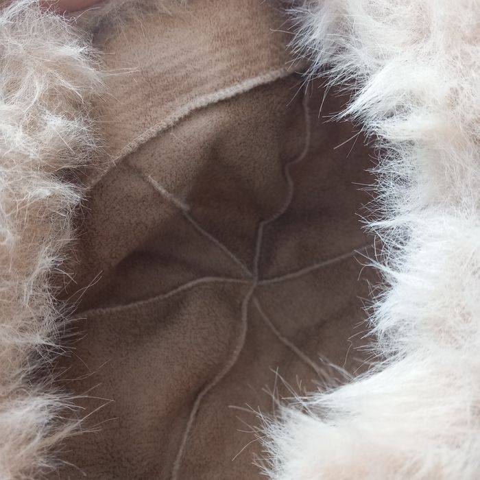 Зимна пухена шапка