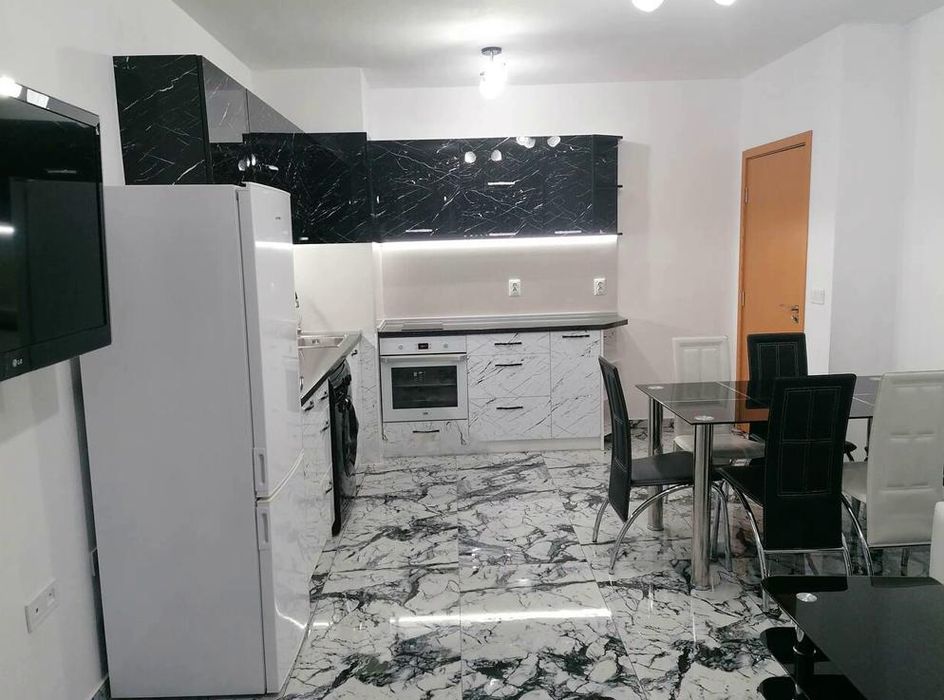 Дава се под наем Двустаен апартамент в Пловдив, Въстанически - 65 кв.м за 400 € - Снимка #1