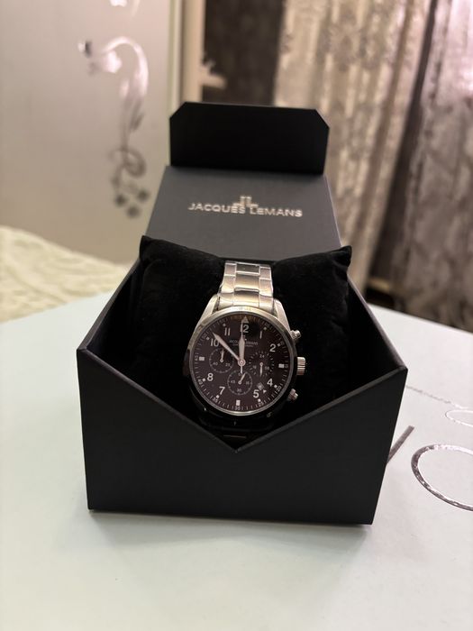 Часы jacques lemans
