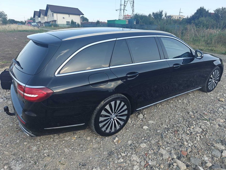 MERCEDES-BENZ E-Class 0 — imagine 3