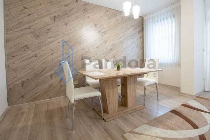 Тристаен апартамент под наем в кв.  Зона Б - 5