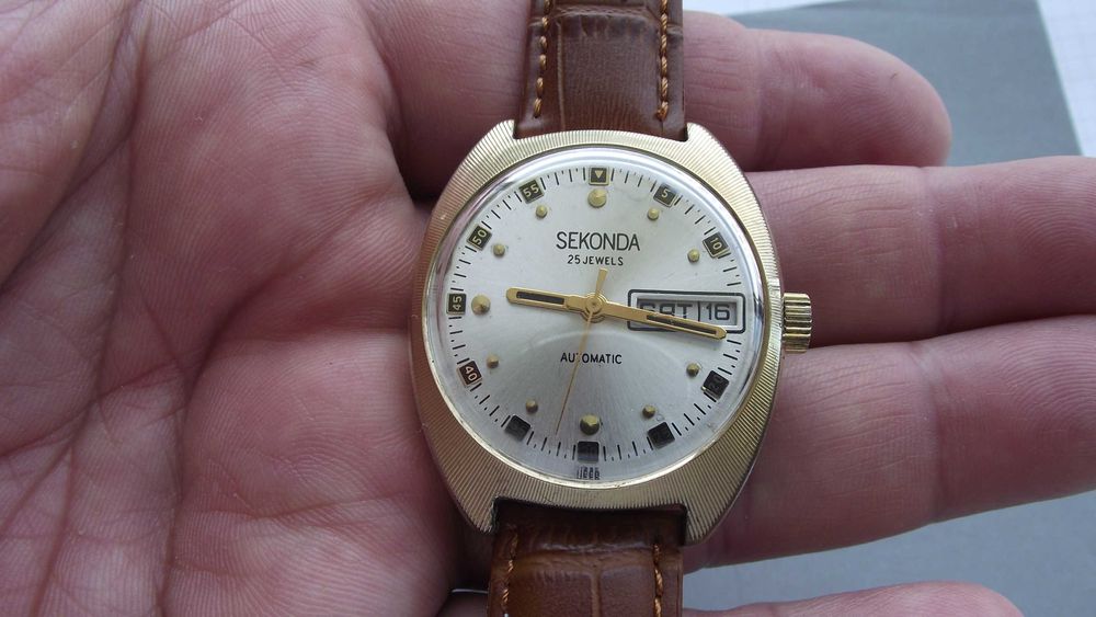 ЧАСОВНИК / SEKONDA- автомат с мех: 2427 - 25кам.