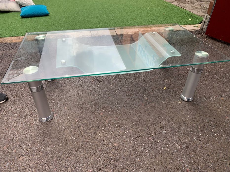 Продам стекляный стол
