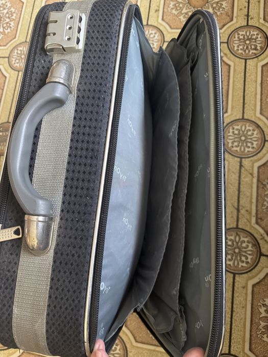 Продам небольшой чемодан дипломат