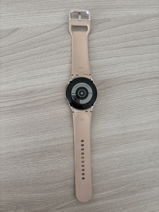 Продается Samsung Galaxy Watch 4