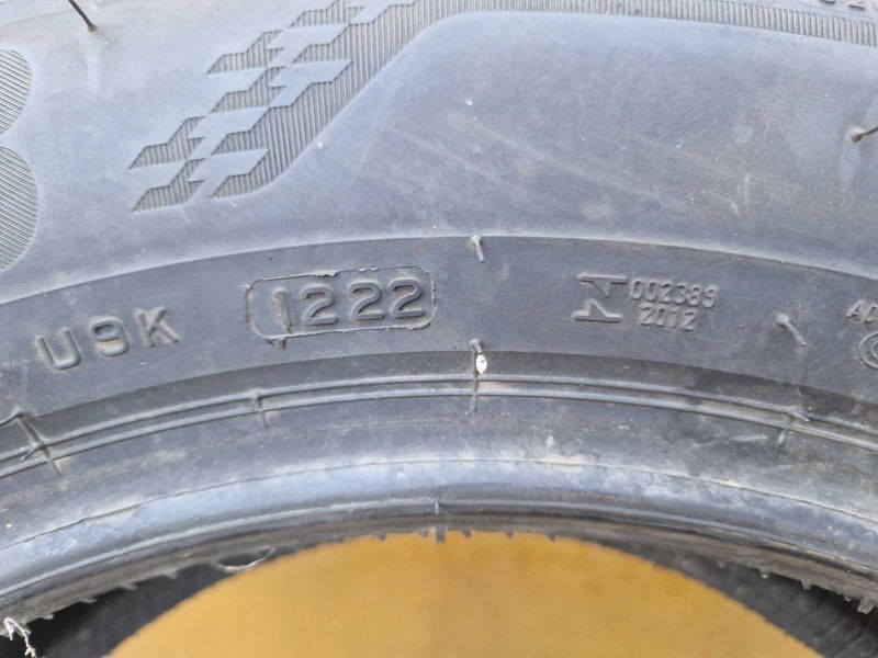 1 Bridgestone R17 225/60
лятна гума 
DOT1222