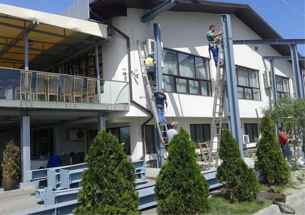 Hala metalica 14 m latime x33 m lungime.  4 m strasina din ipe 200 ferme si hea 180 stalpi