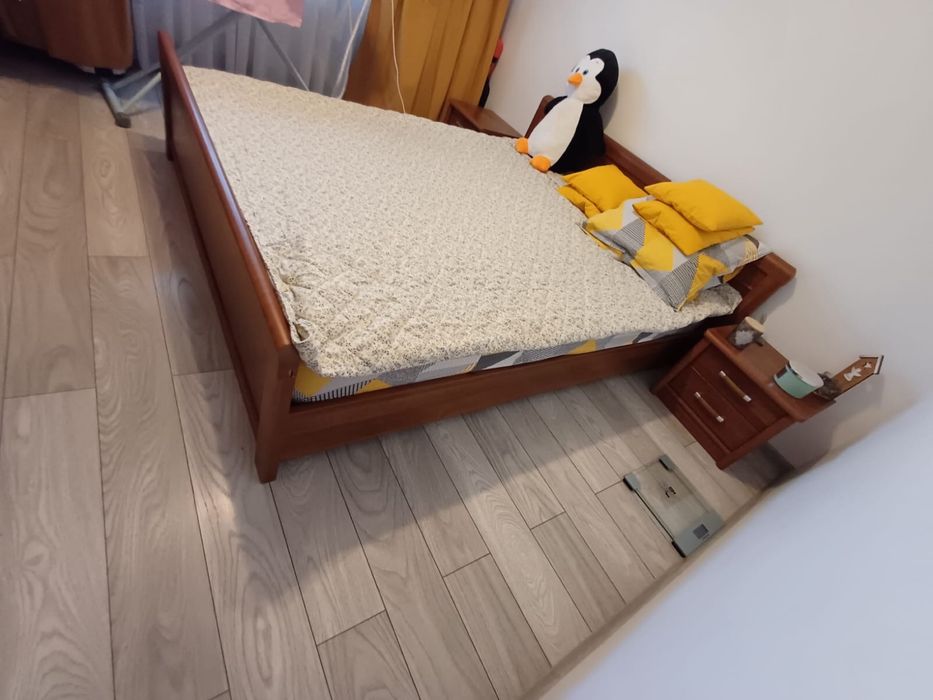 Se vinde Urgent Pat matrimonial Noptiere ,Comoda, Saltea