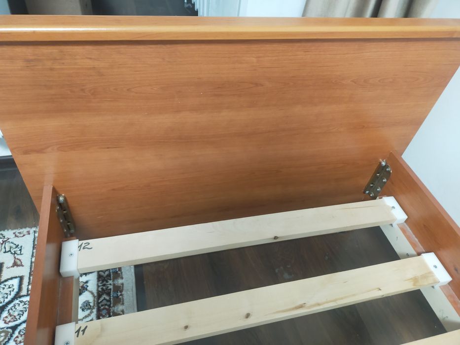 Кровать 20000 тг