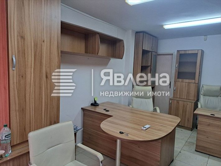 Дава се под наем Офис в Варна, Левски - 30 кв.м за 210 € - Снимка #1