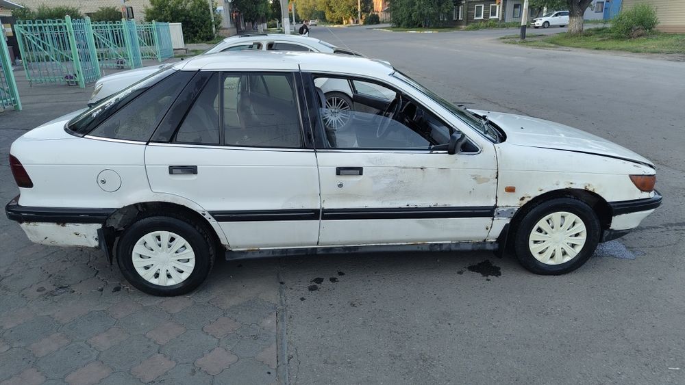 Mitsubishi Lancer, 1989, 1.5л