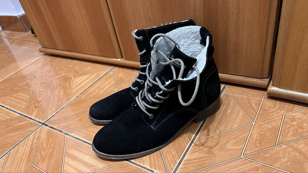 Ghete piele intoarsa