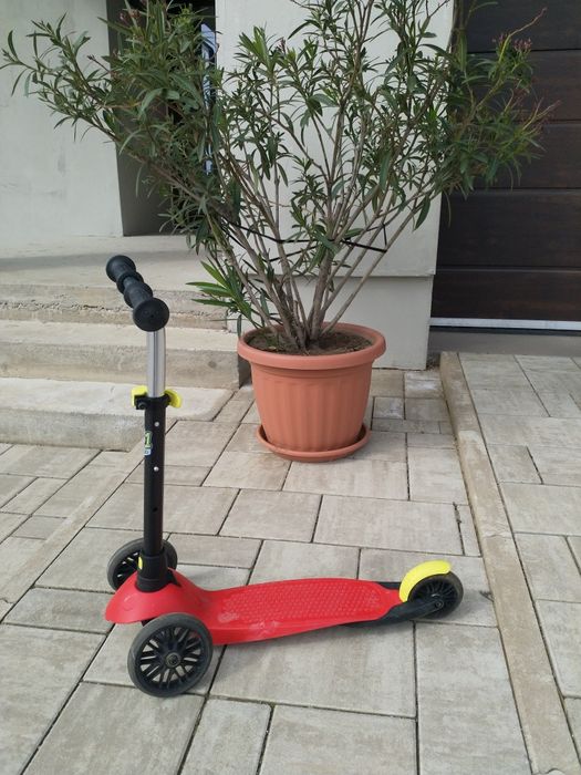 Trotinetă 3 roți