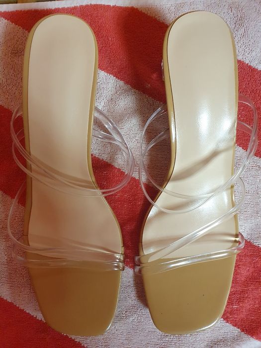 Papuci eleganți pentru femei, nou-nouți, numar mare