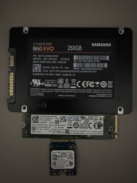 Vand SSD 250  / M2 512