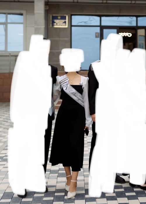 Продаю корсетное платье