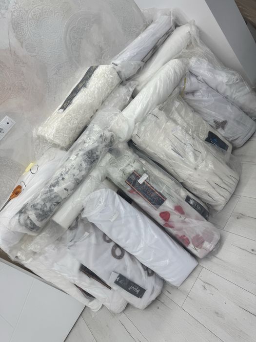 Vand Stoc  Complet perdele si draperi +masina de surfilat profesionala