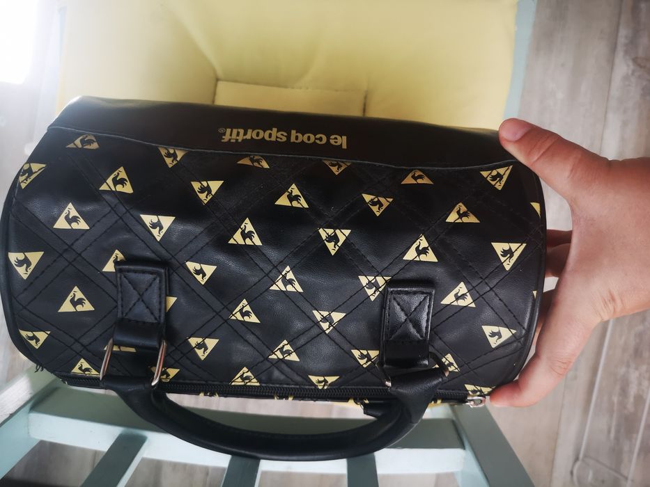 Geanta sport ca noua