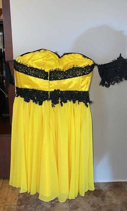 Rochie galbenă scurtă pentru banchet – elegantă, stare impecabilă