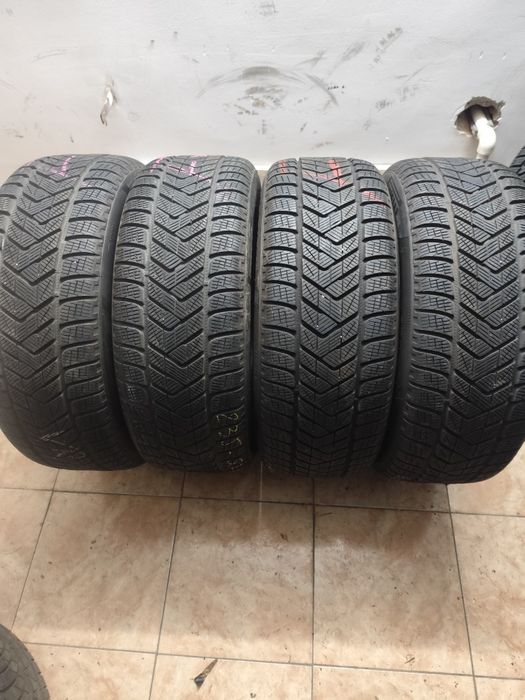 4 anvelope de iarna Pirelli 235-50-18