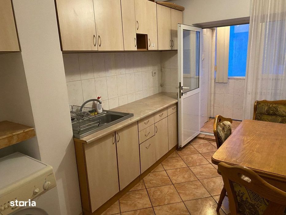 Apartament 3 Camere | Zona Victoria | Stadion Farul | Loc De Parcare