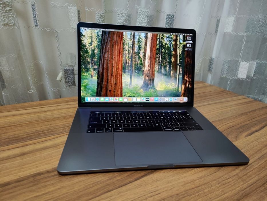 Mac book pro i 7 512 gb 16 gb ram