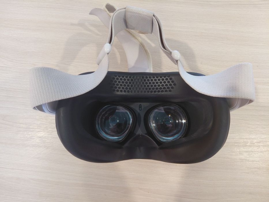 СРОЧНО Очки виртуальной реальности Meta Quest 2