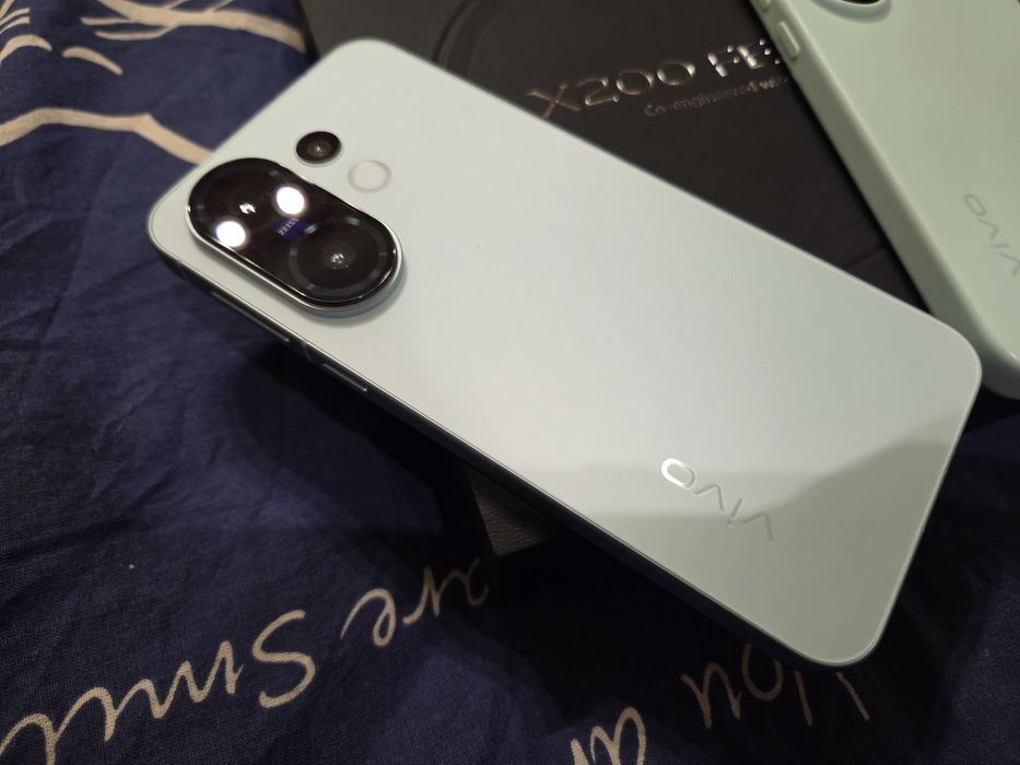 Vivo X200FE Новый