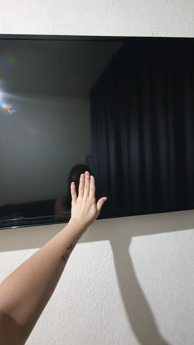 Продаётся срочно телевизор