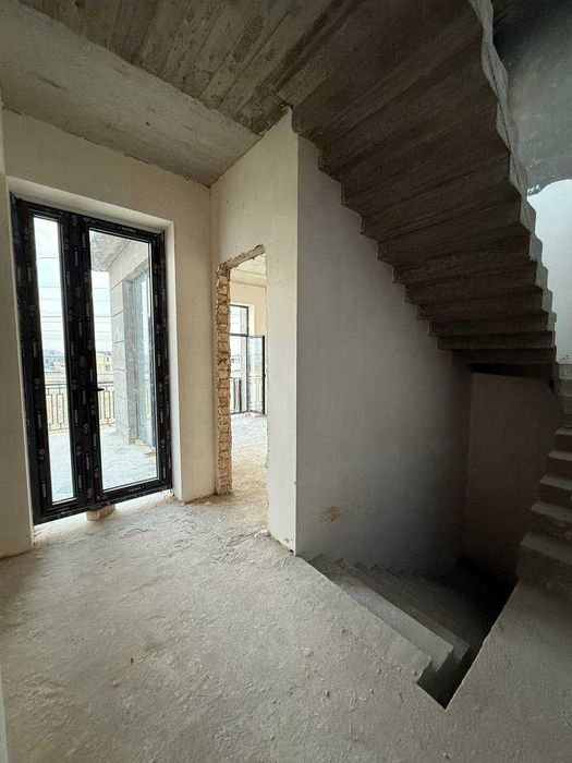 Mehnat Uchaska 1.25 sotok 6 xona