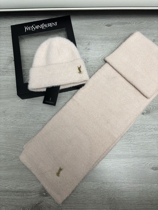 Set Caciula si Fular Yves San Lauren