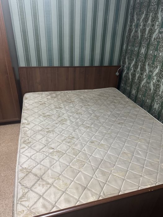 Продам спальный гарнитур