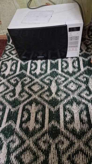 Микроволновка Самсунг сенсорная.