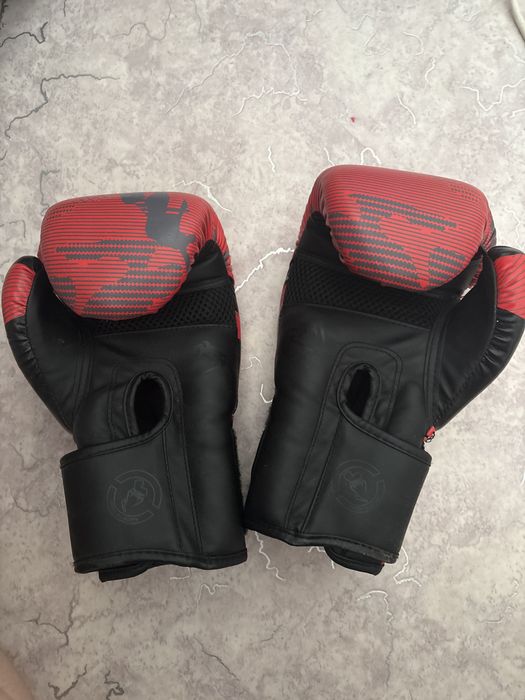 Перчаткиии VENUM