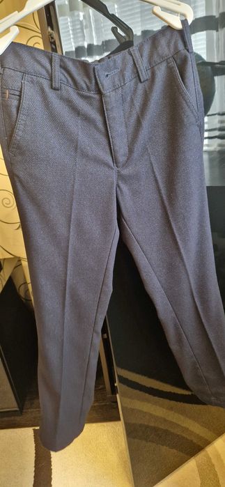 Костюм школьный и портфель