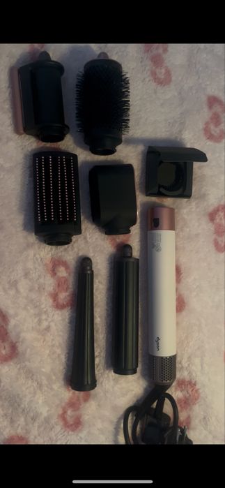 Dyson hs08