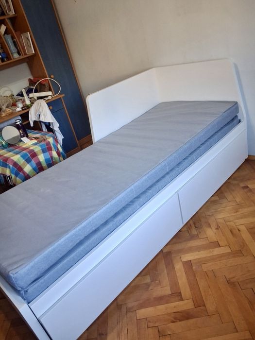 IKEA спалня - кушетка с 2 чекмеджета и 2 матрака