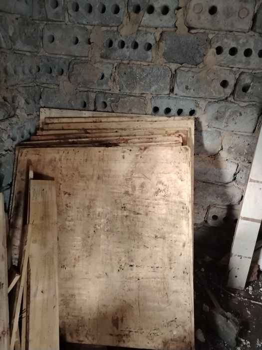 Строи материал, кирпич, угольник, балки,