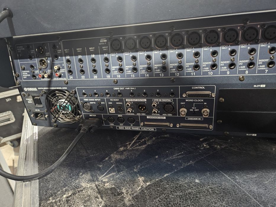 Yamaha 02R96 mixer console
