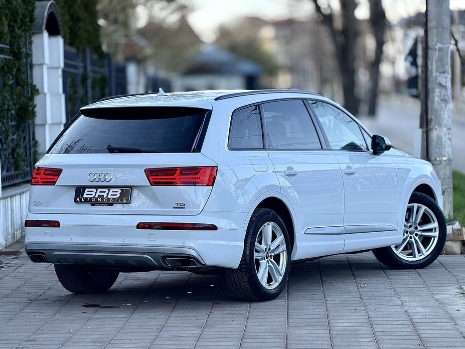 • Audi Q7 2018 / 3 x S-Line / Matrix / Parc Auto • Rate •