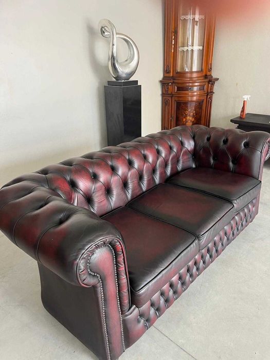 Canapea Chesterfield/Oxblood/3 locuri!