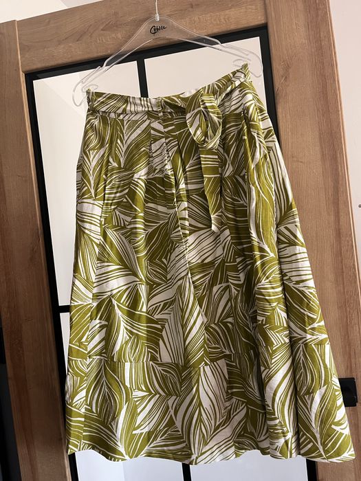 Fusta dama Joa noua, cu eticheta