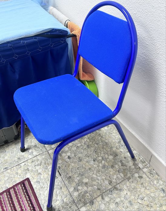 Продам синий стул недорого
