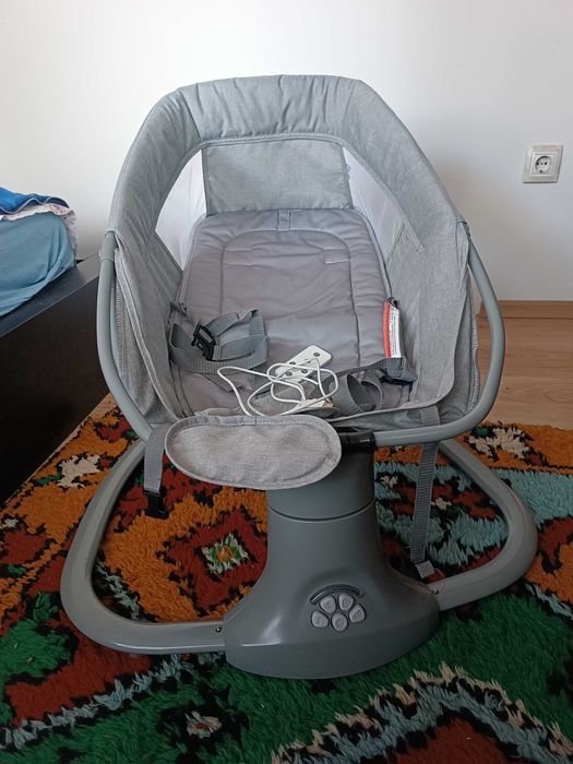 Продавам електрическа люлка Kikka Boo Winks Grey